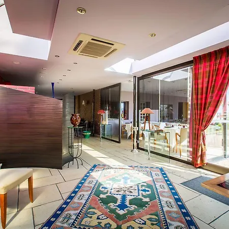 Le Relais Szálloda